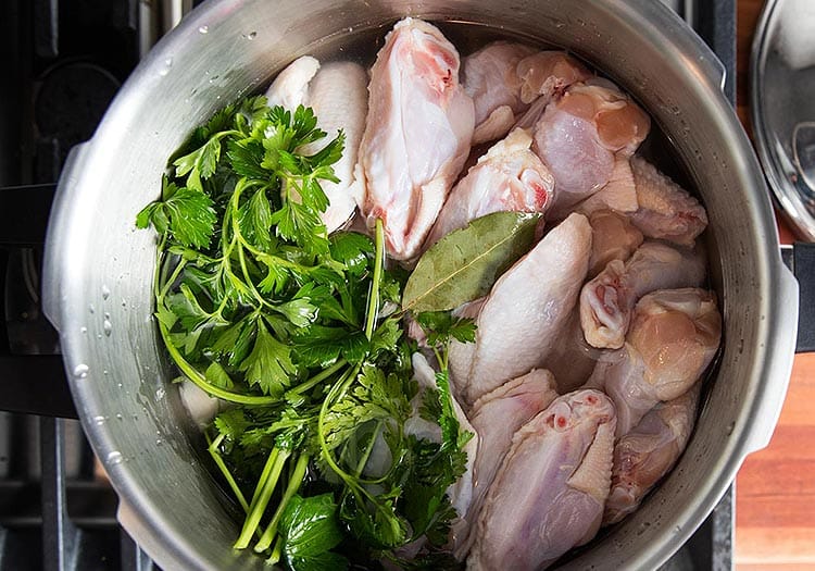 Tavuk Suyu Stok Tarifi