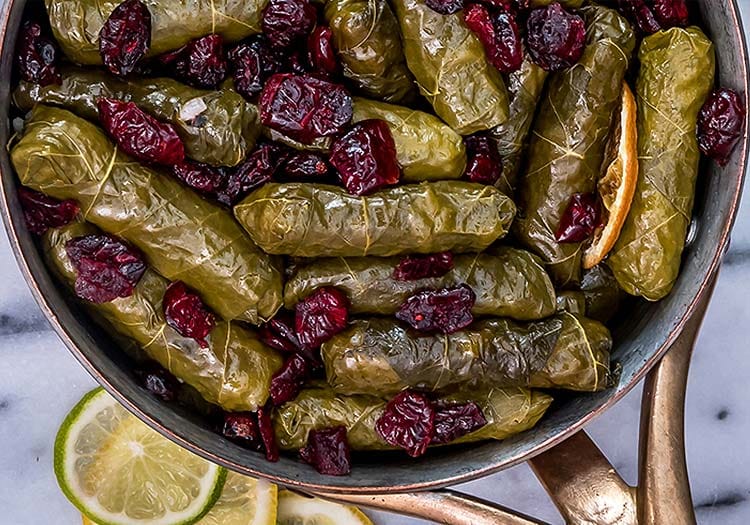 Zeytinyağlı Turna Yemişli Yaprak Sarma Tarifi