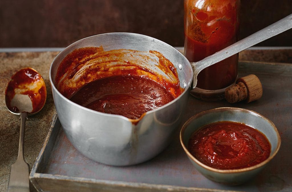 Barbekü Sos Tarifi - Amerikada neredeyse her et yemeğinde kullanılır. Ev yapımı olan harikadır
