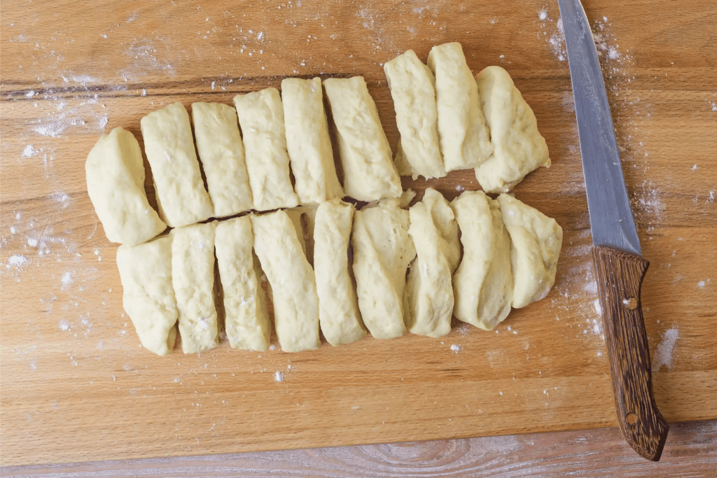 Mini Burger Buns Recipe: Single Bite Delicacies 5 Mini Burger Bread Recipe - Making equal pieces means cooking each one equally