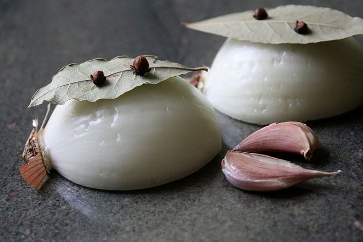 Bechamel Sauce Recipe - You can prepare the onions in this way and add them into milk.
