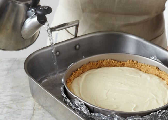 Benmari Pişirme Yöntemi: (Bain Marie) Pişirme Tekniği: Nazik Ürünleri Pişirin 3 Benmari Pişirme Tekniği - fırın içerisinde pişecek ürünlerde de kullanılır