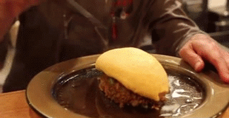 Omurice Recipe - Cutting the omelette