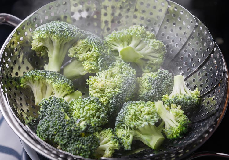 Buharda Pişirme Yöntemi: Besin Değerlerini Koruyun 4 Steamed Cooking Methods